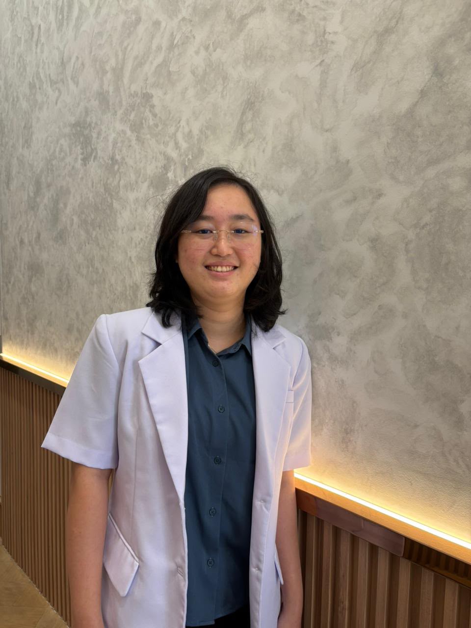 dr Helenia Putri